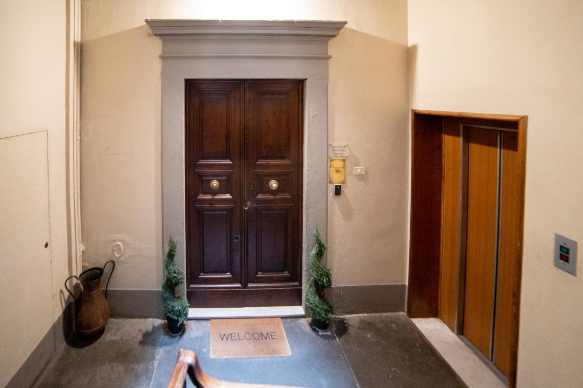 Coco Places Soggiorno Panerai, Centro Storico Firenze Bagian luar foto